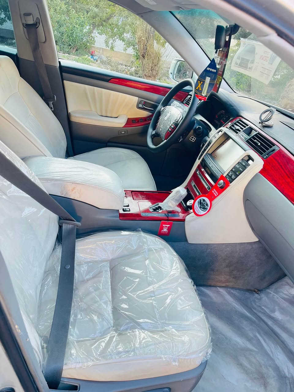 شاهينه براوه يه ٢٠٠٥ مه كينه ١٨٢ بي دوكه ل مواسفات كوشن جلد سپي ساج سور سوكان كاربا كوشن كاربا ١١٩ هه زار رؤيشتوه ويل ويلد ٢ سايز جوار تايه يي لؤك كامل جايز كراوه سه قف شوشه يي ده عم و ليدراوي نييه سه قف و كه ڤه ر به شه رته گيرو مه كينه به شه رته سحري ٥١ معامه له *********** كويسينجاك, أربيل
