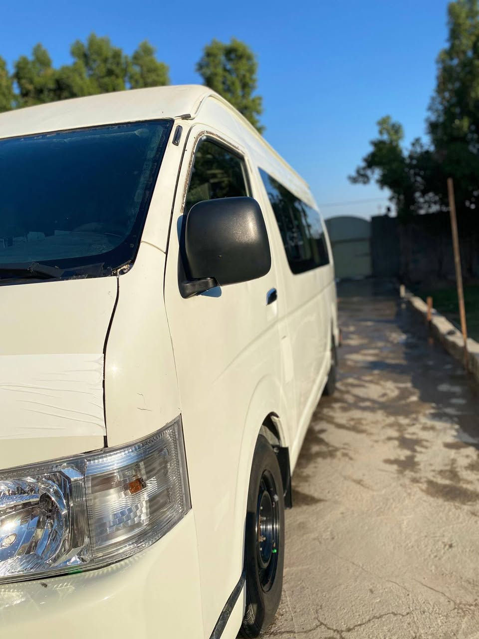 سلام عليكم
هايسه 2015
للبيع رقم بغداد 
سياره خير من الله دوشمه تخم تاير 
مكينة كير اكسن كله مكفول 
اني مكفل بلنشر ***********
السعر 235
