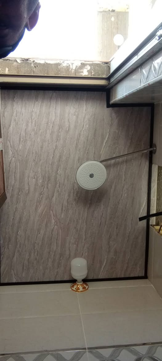 أسلام عليكم اخوان..حلين متفرغ خلفة سقوف ثانويه وتفليف جدران بديل الرخام والخشب+ ديكور سقف بلتغليف هاذ رقمي ***********  الله يرزقنا وياكم أن شاء الله
