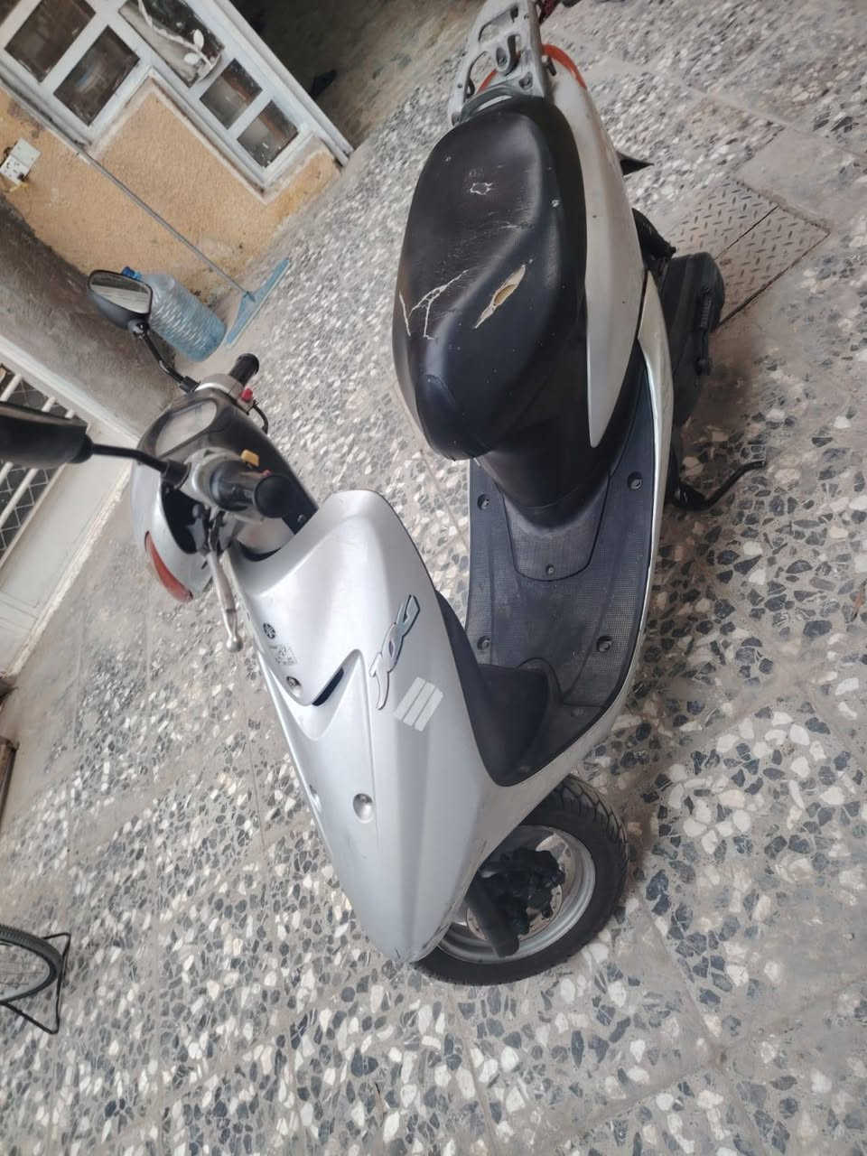 السلام عليكم للبيع دراجه عصفوريه 60  جاهزه انكر سلف و اطلع الدراجه شادلها كلوب زنون ثلجي + كوبات اشاره حمر + تخم تاير جديد الدراجه تجي تشوفها و تحكم رايدها 250 الف مكانها حي الجهاد رقمي ***********
