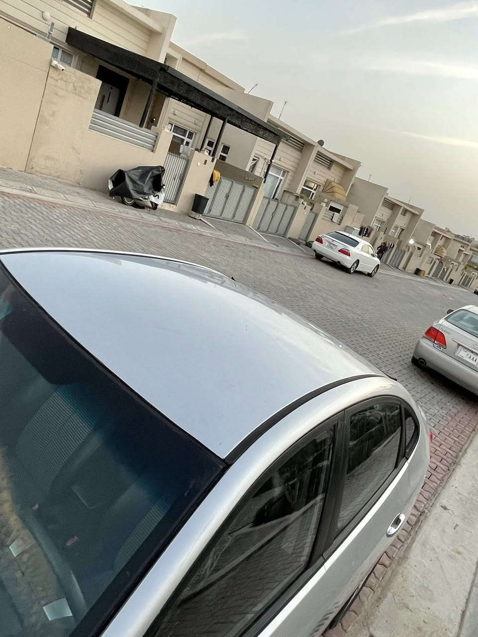 بەناوی خودای گەورە ❤
نمونەیە لە جوانی لـۆکک🔥.
بــــــــۆفـــــــــرۆشـــــتن 📢.
بڕاوەی دووبـەی 👑.
لــــۆۆۆۆۆۆۆۆک وەک شەریکە ماوەتۆ 📦📦.
سەیـەرەکە ماڵی دۆستە یەک دینار مەسرەفی تیا نەماوە سەقفـی شوشە نەبێ نەتەوێ
فوول مواسەفات بەسمە، کوشن جلد و هیتەر ئاوێنە ئیشارات لایت لیزەری گێچ وەنەوشە لایت ڕەش سیستەم ئیکۆ 
گێـڕ و مەکینەی وەشەرت  
لەڕاستی جوانترە نەک بڵێی بەس ڕەسمە
تـایەو ویـلی لۆکککک🛞🛞. 
ناو دەرەوەی لۆکە ماشاللە 
فوول مواسەفاتە  بەس سڵاید نییە 
زەمانی هەموو شتێکی ئەکەم👍🏻👌🏻.
مەکینەو گێڕی وەشەرتە تەبریدی سارد و گەرم جایزە
سەیارەکە مۆدێلی (2009)یە 
سەیارەی مەعرەز نیە ماڵی دۆستە
بەدوای عەیبا مەگەڕێ ڕۆن و پاتری تایەو ویلی   هەمموی جایزە  
یەک تەقەو ڕەقەی تیا نیە برێکی مەسبووتە 
کەمێ مەجالی برایانەشی تیایە
لە کەلارم
ئەوە ڕەقەمەکەمە یان ئەدم بۆ بنێرە لە خزمەتام موشتەری نیت سەری خۆت و منیش مەهێشێنە
***********
