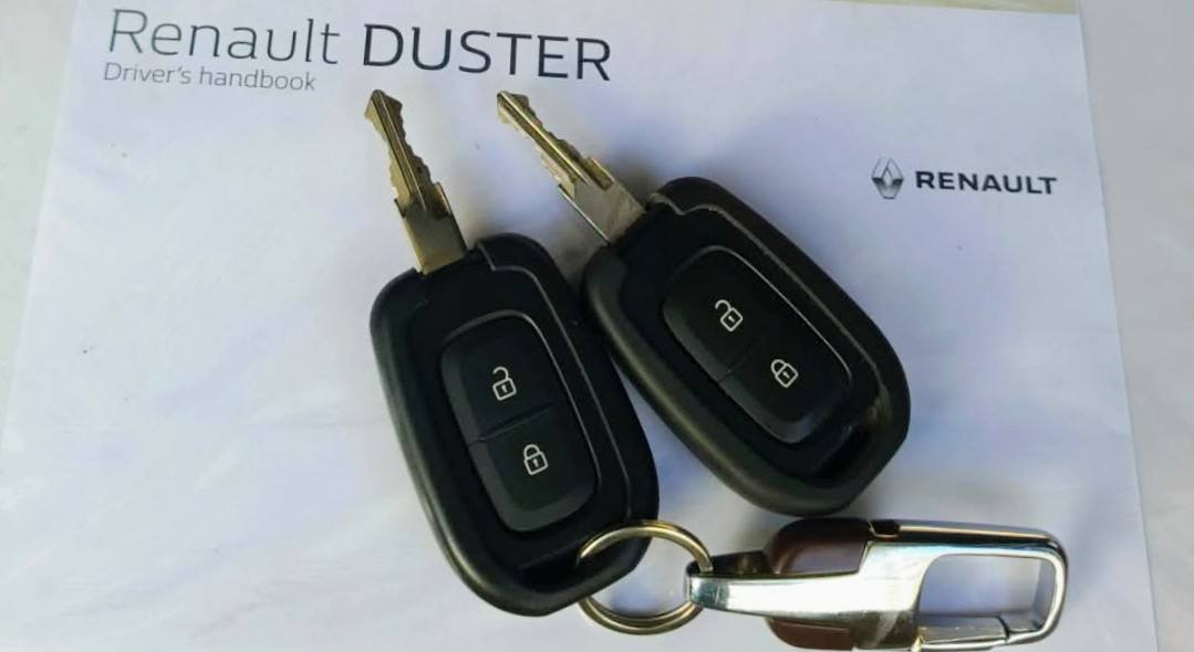 السلام عليكم رينو داستر 2018  (اوتوماتيك) 
صناعة فرنسي اصلي استلام الشركة
رقم بغداد انكليزي الجديد سنوية لل 2029
 باسمي السيارة ماتحتاج هزة هازها جديد تحويل باي وقت  
السيارة مكفولة كفالة عامة من الصبغ والحادث والتبديل، فقط طخات بسيطة مسويهن بارد فقط وشخوط تكحيل 
السيارة ماشية (98) الف كم فقط .. استخدام مدرسة
فئة السيارة se اعلى مواصفات بالداستر تحكم ستيرن و٤جام كهرباء مري جانبية كهرباء
محرك 2000 ،4 سلندر المرغوب. 
كيرAT 
مانع انزلاق 4 ويل كب وتحديد سرعة وقفل سرعة
 مكينة وكير ممتازات  مسوي بدل دهن جديد مال شركة ودسكات و بلكات اصلي

كهربائيات كلهة شغالة 
تبريد ثلج خير من الله وتدفئة شغالة   
السيارة على وضع الشركة مابيها اي نقص
صيانتها وحتى تبديل الدهن كلة اصلي  وكالة منذ استلامها وبانزين فقط محسن الله شاهد ادير اي كلوب بالدشبول ما مشتغل مسوي سيرفس كامل عليها
السياره جاهزه وما تحتاج مصرف ابد
 
السعر 94 وبيها مجال جدا جدا قليل حك الجيه وشوف خواتها وبمواصفاتها  مستحيل تلكة هيج سعر 

اسف ع الاطالة ذكرت كلشي حتئ اكون صادق 
وجزاكم الله خير والتوفيق للجميع
للاستفسار هذا رقمي *********** 
مكاني بغداد الاعظمية
#ملاحضة الي يحب يراسلني اصورله فديو للسيارة ادزه اله حتئ مااخلي يتعنئ ويجي اذا مكانه بعيد
