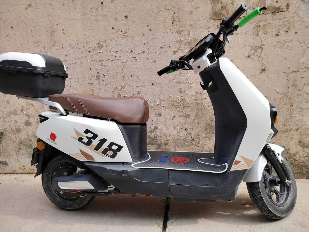 السلام عليكم ورحمة الله وبركاته
🏍️ماطور 318 هودهود جيل السادس 2026✨
لون ابيض🤍
6بطاريات دبل 30امبير 🔋
اربع كير ويوجده به بك 
قوه الملف 2000نحاس اصلي 🔥
بيه بلوتوث 😍🔊
الكهربابات شاغله فول 

يوجود مع الماطور صندوك خلفي
يوجد نسخه للمفتاح وكارت وبصمه 🔑
الماطور فول مواصفات والمعروف لا يعرف 🌡️🥇
السعر خاص
للاستفسار راسلني خاص 😌


**إذا كنت صاحب هذا الإعلان وتريد حذفه لأي سبب، رجاءا أرسل رسالة إلى الدعم الفني**