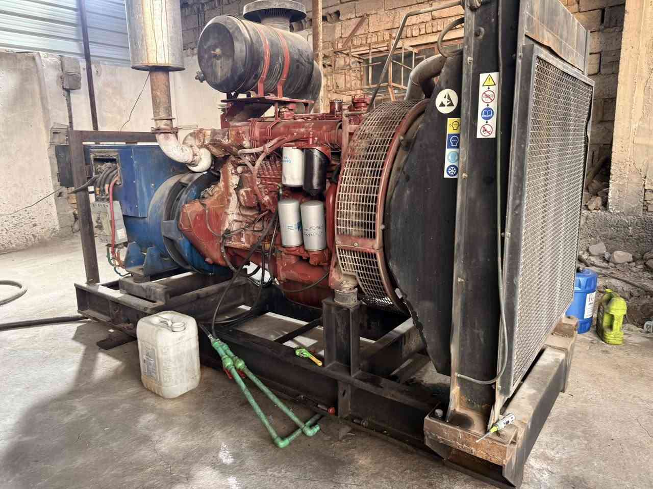 السلام عليكم افيكو 137 بلادي مولد مو طبك محمله 900 توليد لوري سمر 450 كيفي بيها تنقيص سعرها 85 ورقه وبيها مجال مكانها محموديه
***********
