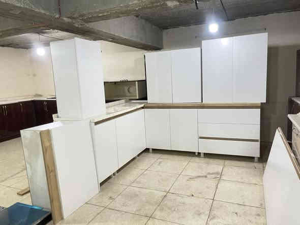 كاونتر خشب تركي نظيف اخو الجديد
مودرن خشب اج دي اف
جوكر يشتغل باي اتجاه
يمنا يسرا عدل
قياساته 
السنك مترين 
وضلع الطباخ مترين و65سم
وياه طباخ ومرشحة مامستخدمات
سعره 900
وبيه مجال
توصيل من سليمانية مجاني لبغداد وديالى وصلاح الدين 
وكركوك
وشد موجود بكروة
***********
اتصال واتساب @
