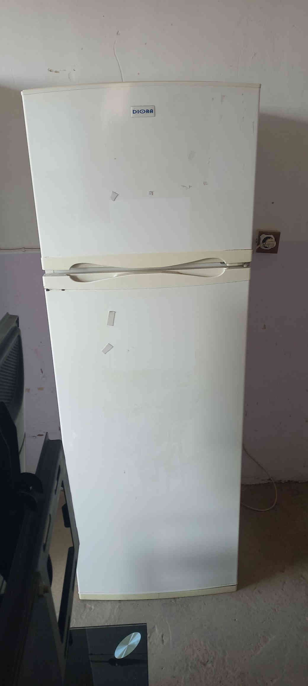 مواد منزليه للبيع حاجات نضيفه كلش المكان ناحية المعتصم  للإستفسار الاتصال عل الرقم التالي ***********
