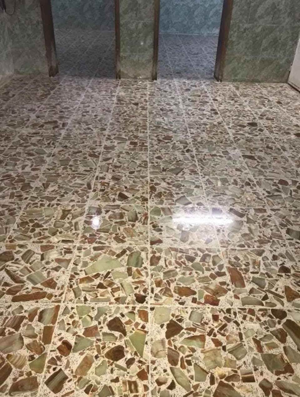 مستعدون لتنفيذ كافة أعمال السيراميك والبورسلين وتطبيك الأرضيات والجدران 🏢🏡
بدقة عالية ولمسات فنية مميزة
​المنازل والبيوت السكنية (حمامات، مطابخ، صالات).
​العمارات السكنية والتجارية (مداخل، درج، شقق كاملة).
​المجمعات السكنية (التزام تام بالمواعيد والمواصفات الهندسية)
​📐 شعارنا: الدقة في العمل، استقامة الخطوط (الدقة والليزر)، والسرعة في التنفيذ.
📞 للتواصل والاستفسار: [***********]
