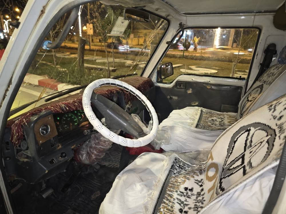 هەرزانترین نرخ ماڵی کاروو کەسابەتە هەموو گیانی بەشەڕتە زۆریش مەزبووتەو هەرزانیەشە 
مینی پاس مۆدیل 2000 ئارم پلاستیک سلیمانی بەشەڕتی سەیتەڕەو مەفرەزەو دایرەی مروور هەموو کوردستانی پیبگەری بەشەرتە
گێروو مەکینەو ئاکسلو کامل تندوو تۆڵیوو کامی کارەبایتی بەشەڕتە 
گێروو مەکینەی هۆندای پاسی لەسەڕە چوار پیستن بەنزین مووس براوە وەرگەراو بەشەڕتە گێروو مەکینەو ئاکسل بەشەرتی فیتەر ریک لۆکن چوار ویلو تایەو پاتری لۆک لۆکن زۆر بێ مەسرووفە ماڵی فەقیرە بی داحموو لیدراوە 
لەیت فڵچە بەرزی نزمی هۆرن تەجیل هەمووی مەزبووتە 
شوێن رانیە *********** قفڵی $14 رانية, السليمانية
