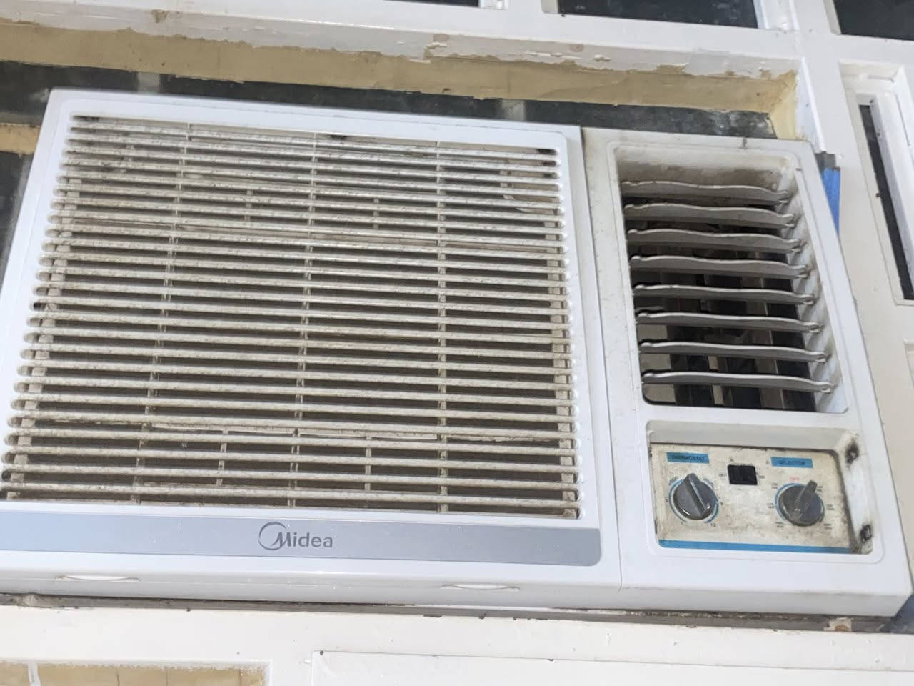 مكيف للبيع نضيف وشغال ١٥٠ وبي مجال مكاني داموك للتواصل خاص او ‭٠٧٧٣ ٢٤٧ ٨٥٧٠‬
