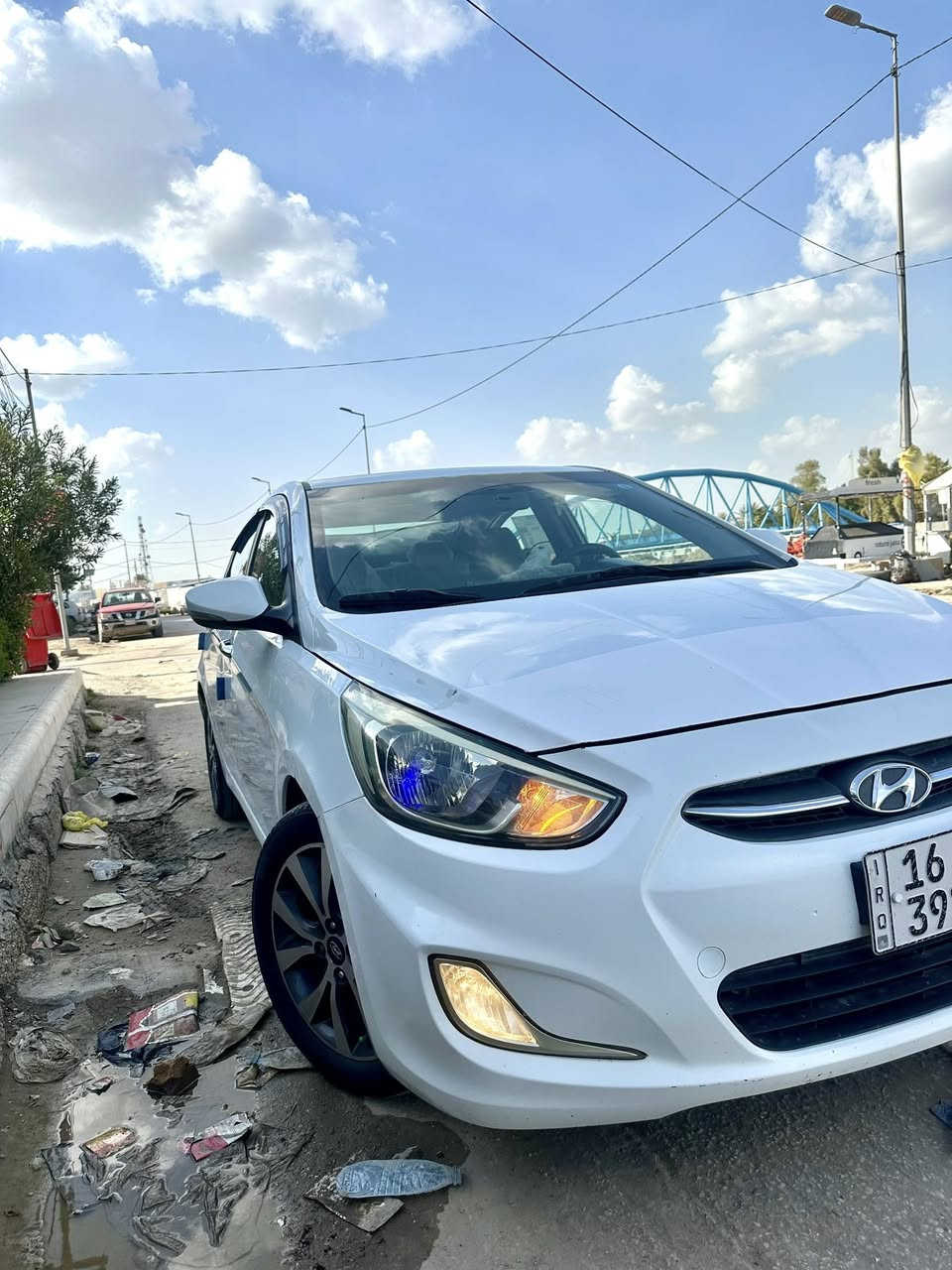 اكسنت موديل 2016
فول للاخير 1/1
فتحه اشاير بلمري تحمات 5 تجاوي 5 ويل كب كروم 
شاشه كامره فول  داخل لونين 
خليجي كفاله عامه من الصبغ والضربه والتبديل  
بيه ملاحضات  كلش بسيطه متنذكر
السياره كلش حلوه وجاهزه للاخير مابيه اي نقص 
 مكينه وكير وحداديه خير من الله  تخم تاير جديد تبريد ثلج 
رقم قادسيه انكليزي تحويل اي وقت باي محافضه  هزه جديده مكان السياره حله حي الصحه شارع الكورنيش
السعر 98  ورقه 
رقمي *********** واتساب 
*********** خط
