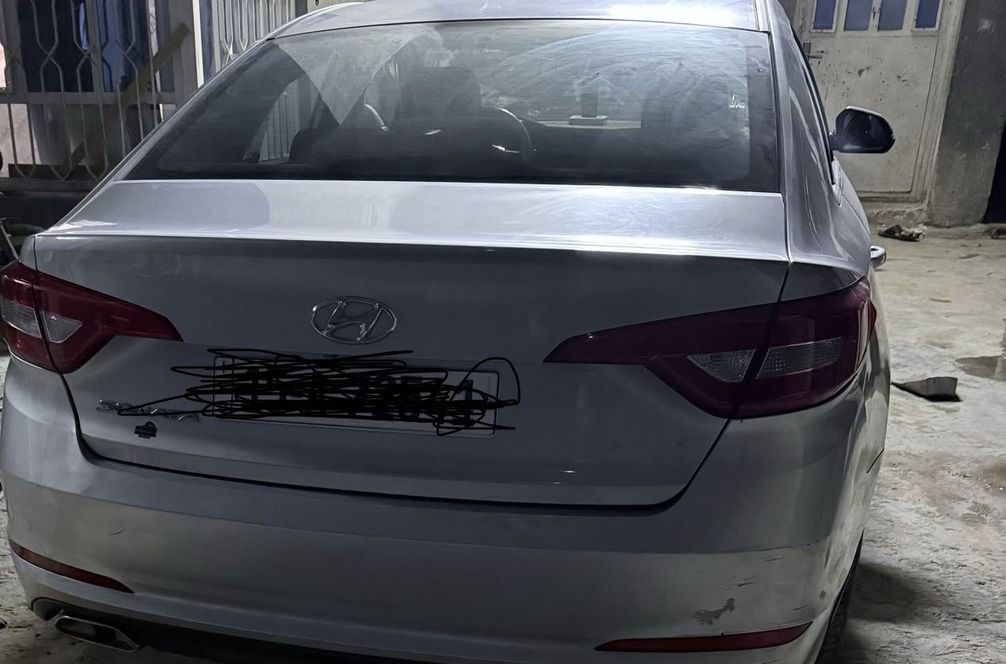 سوناتا 2017 وارد خليجي فول نضافه حادثها كلش بسيط   ماشيه 268  سعرها 140$ وبيها مجال بسيط مكاني انبار فلوجه  هاتف ***********
