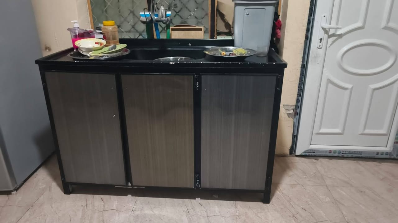 كوانتر المنيوم نظيف اخو جديد مستعمل قليل 
عنوان الشارع سنجار مقابيل تربيه مجمع الهابش 
***********
