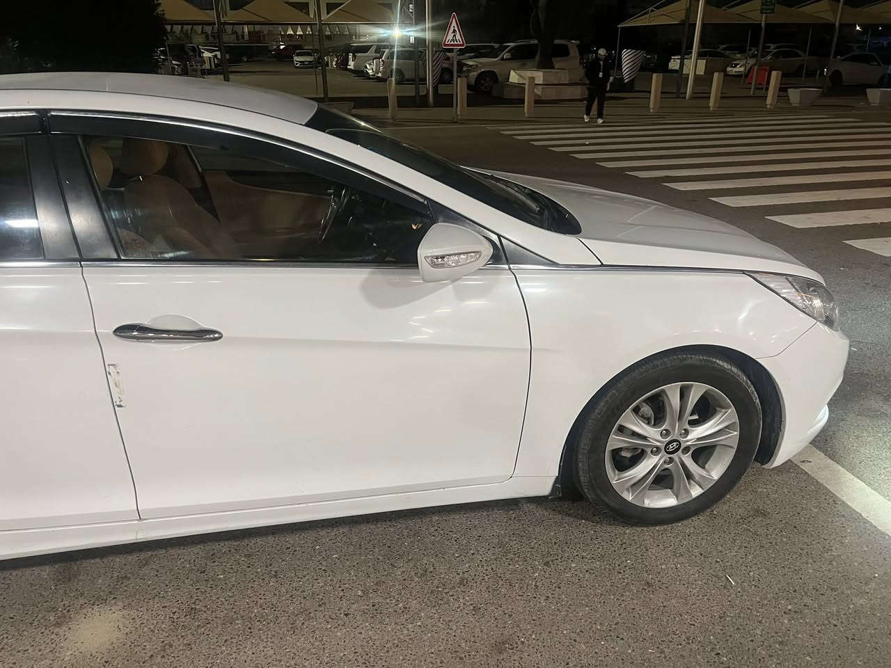 سلام عليكم مرخصت الادمنيه.        
سياره سوناته موديل 2013 
مكينه 2400  
خليجي مكفول فقط عدك بلباب تكحيل 
 و الجاملق الوره بارد 
السياره كفاله من لضربه و الصبغ 
و مكينه واحد عله واحد 
رقم بغداد سنويه بمته ميعجبك تحول 
ماشيه السياره ٢٢٠ ك
هذا السبوع كملتهه ادامه شاهد الله 
السعر 143$
للتواصل ***********
