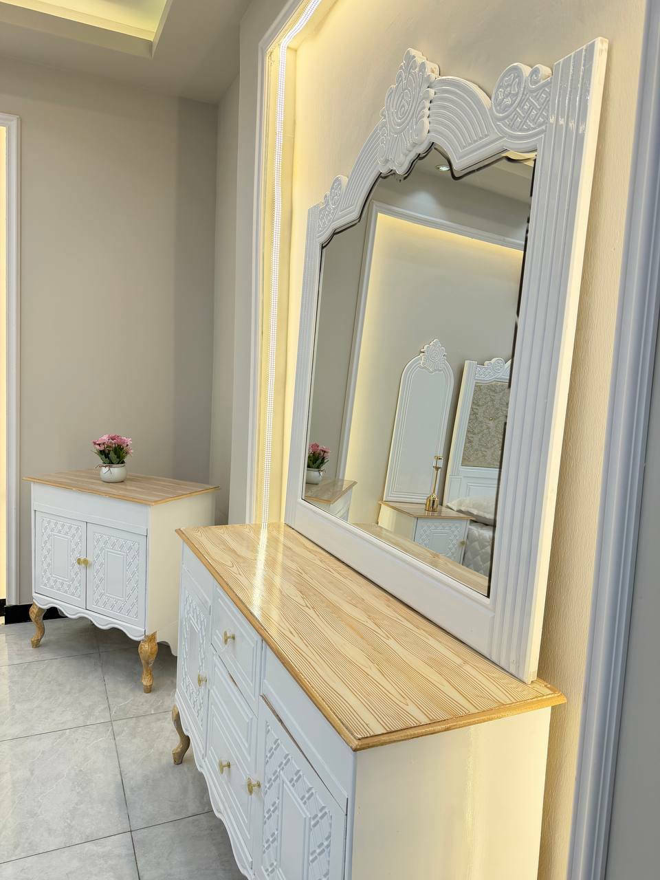 السعر // مليون و100😍

🔅تفاصيل الغرفة المرمري  ....

خارج ٤ملم ام دي اف 🔺
وداخل معاكس ٣ملم 
صبغ حراري  درجة اولى 

عدد القطع  8قطع 😍
🔺1 //جرباية  قياس  ١٦٠ × ٢٠٠ 
🔺//ميز جانبي ايسر قياس ٥٠
🔺2// وميز  جانبي  قياس ٥٠
🔺3// زاوية ارتفاع مترين عرض ٨٠
🔺4// وميز بلازمه  
🔺5//وميز مراية ارتفاع مترين عرض ١٢٠
🔺6// وكنتور ٦ باب  ارتفاع مترين و١٥ طول ٣ متر و١٥

(توصيل مجاني مركز بغداد )
التوصيل يشمل الشد مجاني 🔥
(اطراف ٥٠)
باقي المحافضات حسب البعد


**إذا كنت صاحب هذا الإعلان وتريد حذفه لأي سبب، رجاءا أرسل رسالة إلى الدعم الفني**