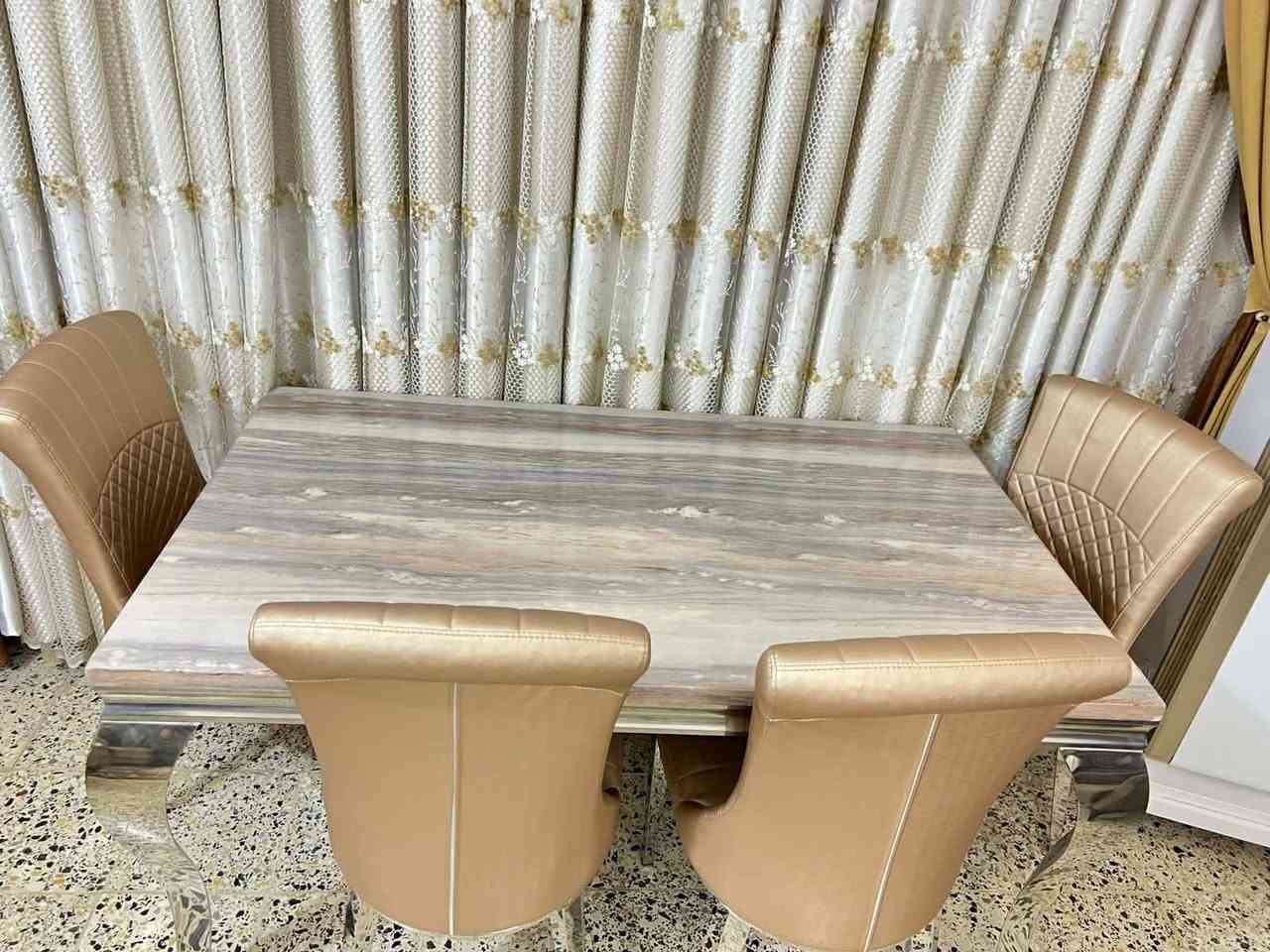 غرفه للبيع ٨٠٠وبيه مجال وميز طعام وبرده


**إذا كنت صاحب هذا الإعلان وتريد حذفه لأي سبب، رجاءا أرسل رسالة إلى الدعم الفني**