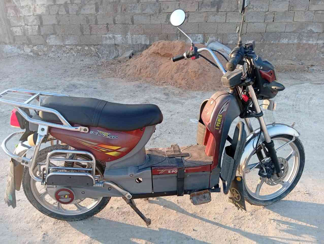 #دراجه_للبيع
🛑نظيف جدا 
🛑 السعر...300 الف
🛑شغال مابي نقص
🛑 بطاريات فوووول 
🛑 العنوان... الرمادي 
🛑هاتف ....***********
