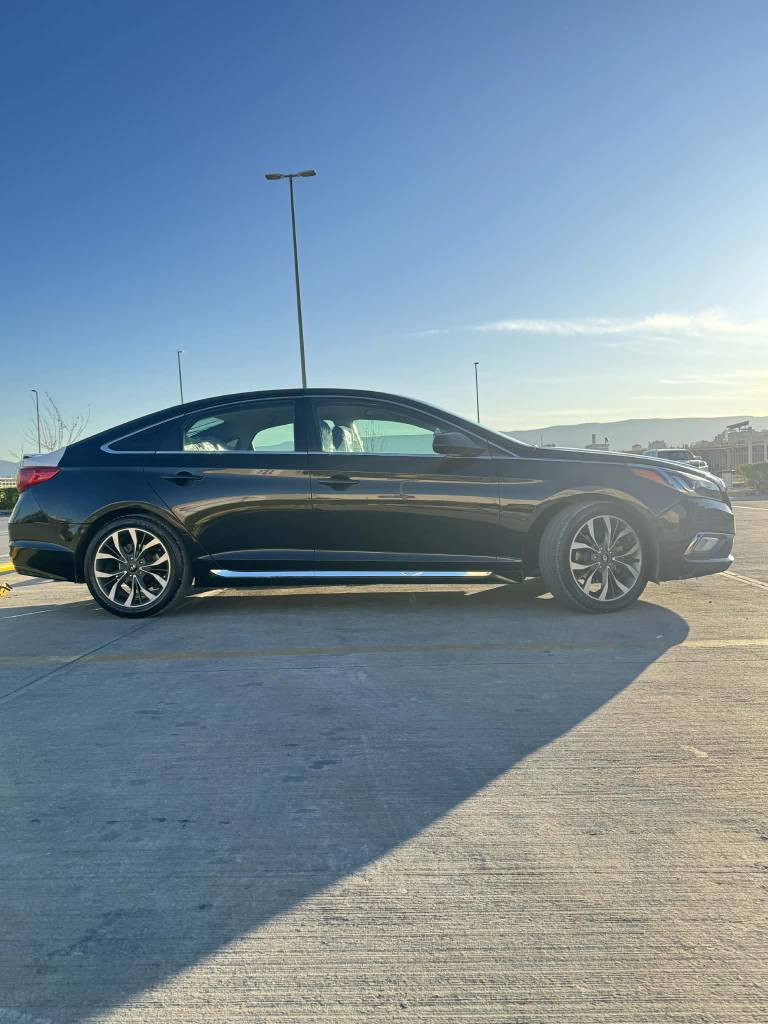 سۆناتی مۆدێل ۲۰۱۷ نمونەی جوانی مەکینە گەورە 
گێڕی و مەیکەنەی بەشەرت و بێکێشەیە تازە سێرڤز کراوە سەیارەکە ، مواسەفات ئەمریکی  ، سیستەمی ئیکۆ و نۆڕمەڵ و سپۆڕت  ، گێڕ عادی و ئۆتۆماتیکە ،
چوارتای و ویلی لۆک ، لایت زینۆن . هەزەو بەڕادی تازەیە سەنەوی تا ۲۰۲۷ تازە کراواتەوە  ، لەبەشی پێشەوە سەیارەکە هیچ لێدراویەکی نیە مواسەفات SE بەس سڵاید نیە  بۆ زانینی نرخ  پەیوەندی بکەن (***********)(***********) السليمانية, العراق
