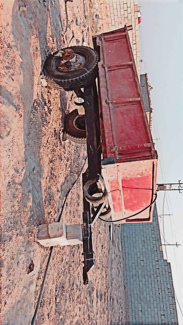 سلام عليكم عربانه سكنريه نساف تاير جديد شاصي مكفول و بدي حلو مكانه البصره سعر 1000 مليون وبيه مجال بصيط ***********   ***********
