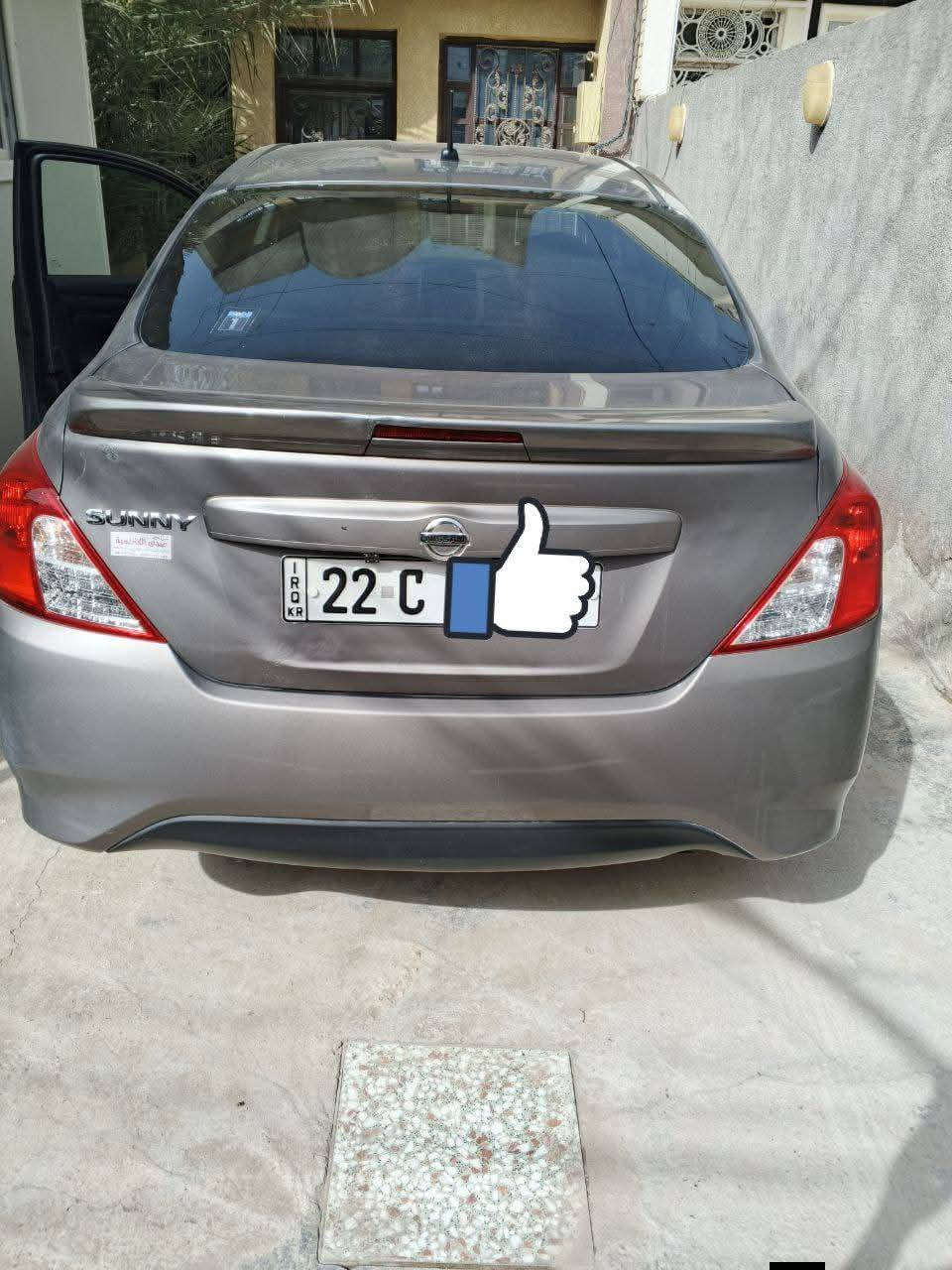 سيارة نيسان سني
موديل 23 لون رصاصي فيلي المكيف قطعتين
الرقم اربيل
باب الأماميه اليمنه مصبوغه 
وبيه تكحيل 
السعر 105 وبيه مجال
مكان السيارة بغداد الدوره
*********** موجود واتساب
