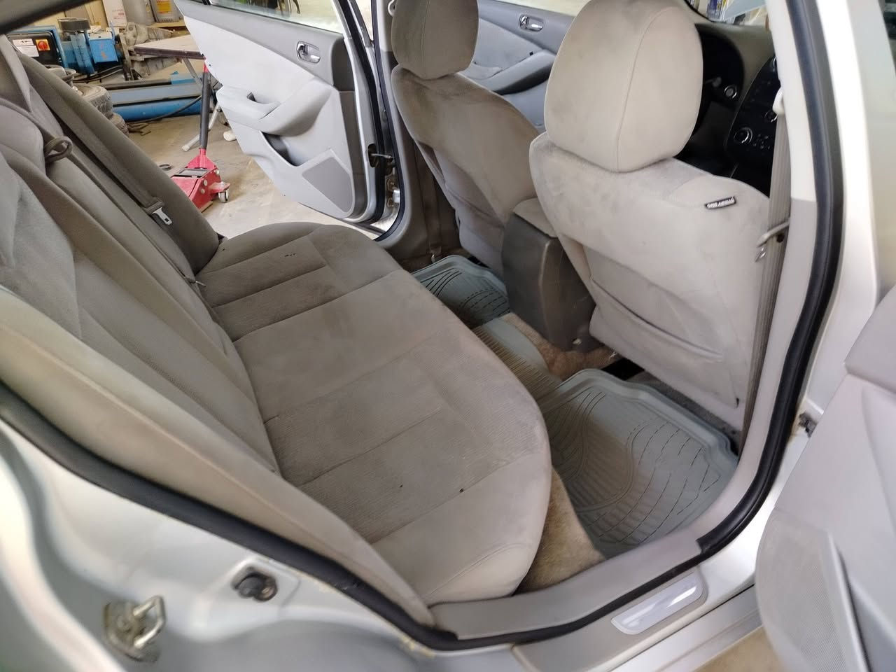 سلام عليكم نيسان يلتما 2012 وارد امريكي محرك كير صدر مكفولات رقم سليمانية بسمي سنوية جديدة السيارة 3بصمات كشن كهرباء موجودة ديالى بعقوبة الرقم *********** سعر 120
