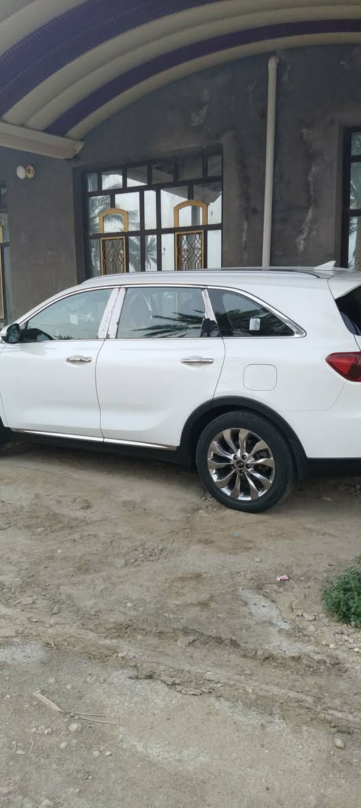 السلام عليكم 
سورنتوا موديل 20 خليجي رقم بابل محرك 6 سلندر.. 
بانوراما بصمه كشنات كهربائية شاشة كبيرة تحكم استيرن وباقي المواصفات المعروفة. ماشية 130 ألف. محرك كير كفالة على وضع الشركة.تخم تاير جديد.السيارة جديدة ومكفوله عدا بارده زغيره كلش بالباب الخلفي . 
مكانها بابل.. اتصل على رقم صاحب السيارة ***********
مكلف بالنشر.
