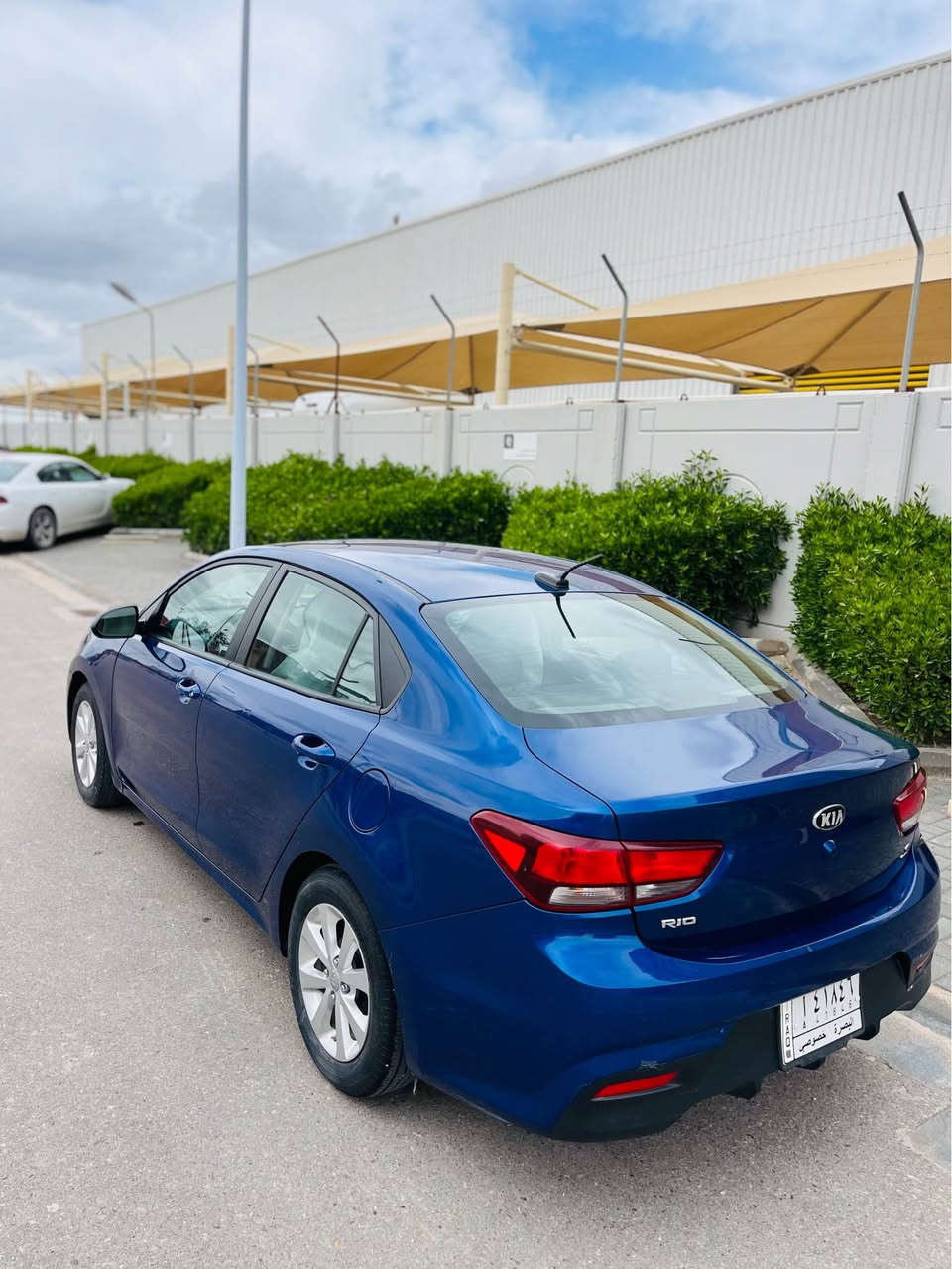 السلام عليكم للبيع كيا ريو موديل 2020 وارد امريكي مواصفات S شاشه جبيره تحكمات فول محرك 1600 دوش سياره حيل جديده استخدام بنيه ماشيه 73 رقم بصره معوقين وهلسنه تخلص حادثهه جاملغ امامي فقط ومبدل والباقي كلهه كفاله السعر 100وهاذا رقم صاحب السياره *********** البصرة, العراق
