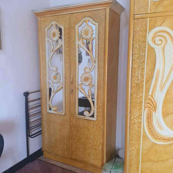 غرفة نوم اخشاب عراقية للبيع ٧ قطع
السعر مليون و٥٠ وبيها مجال 

الغرفة ما مفتوحة ونظيفة جدا 

الكنتور طابقين
رقم الهاتف للتواصل:***********
