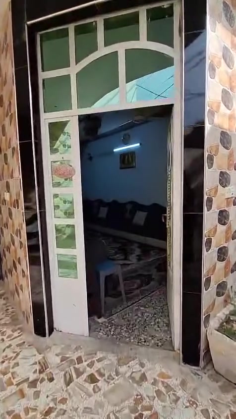 السلام عليكم
بيت طابو اصولي
المساحة 150م
نزال 20 الواجه 7.5
ثلاثة طوابق
الطابق الأرضي يتكون
استقبال + مطبخ + صالة كبيره + غرفة نوم + صحيات + منور خلفي
طابق الثاني ثلاثة غرف + صاله + صحيات
طابق ثالث غرفتين + صاله + سطح + صحيات
العنوان
بغداد ام الكبر قرب مرطبات الباندا 
للاستفسار
الاتصال على الأرقام الاتيه
***********
***********
