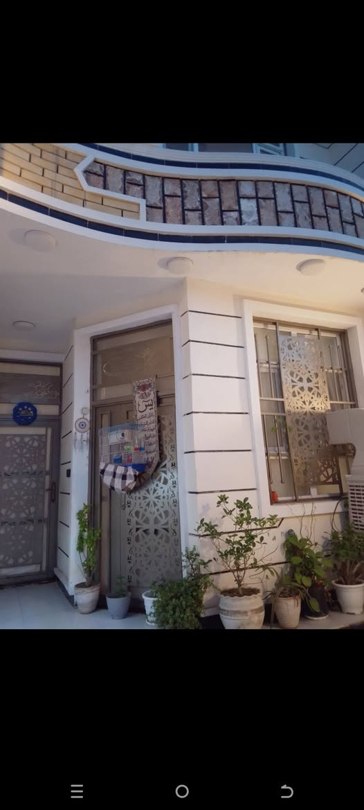 سلام عليكم للبيع بيت مساحه 112م البناء طابوك جمهوري شغل درجه أوله صنف العقار زراعي الموقع كربلاء الحولي أبو مهدي المهندس حي الغدير خلف السفاره التركي يبعد عن الإمام 5كيلو  للاستفسار 
***********
