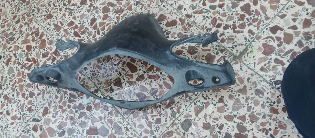 السلام عليكم غراض سكنس فحل سوادات وياله خلفي وامامي هنه وتايراتهن وكاسحه وبك لايت مكانهن الشعب ***********
