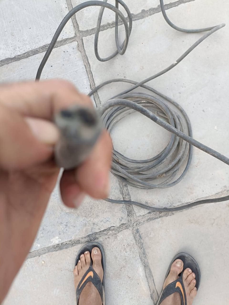 كيبل 15م وقطعه وياه 7م سنكل للبيع الاولي *********** المتر ٢٠٠٠
