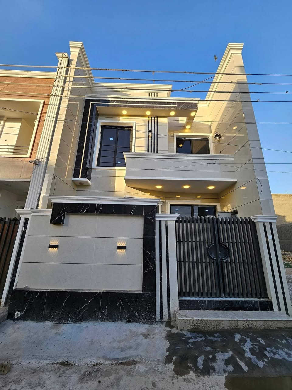 بسم الله ماشاءالله
🏠#دار_للبيع   100متر واجهيه 6،25متر نزال 16متر
  طابقين   بناء حديث وتصميم متكامل ✨️

يحتوي البيت. ع[3غرف نوم -استقبال -صحيات عدد 2- صالة- ومطبخ] البيت شغل درجة اولى 

مع الخدمات[ماي-كهرباء-تبليط]✨️

🔴ملاحضه البيت جاهز للسكن 🔑

⬅️نوع العقار  طابو زراعي سند 25 اقرار محكمه 

⬅️العنوان #بغداد_الدوره_البوعيثه   
       مجمع الحليم 
🔴للاستفسار  خاص او الاتصال ع  الرقم 
☎️***********
☎️***********
☎️***********

