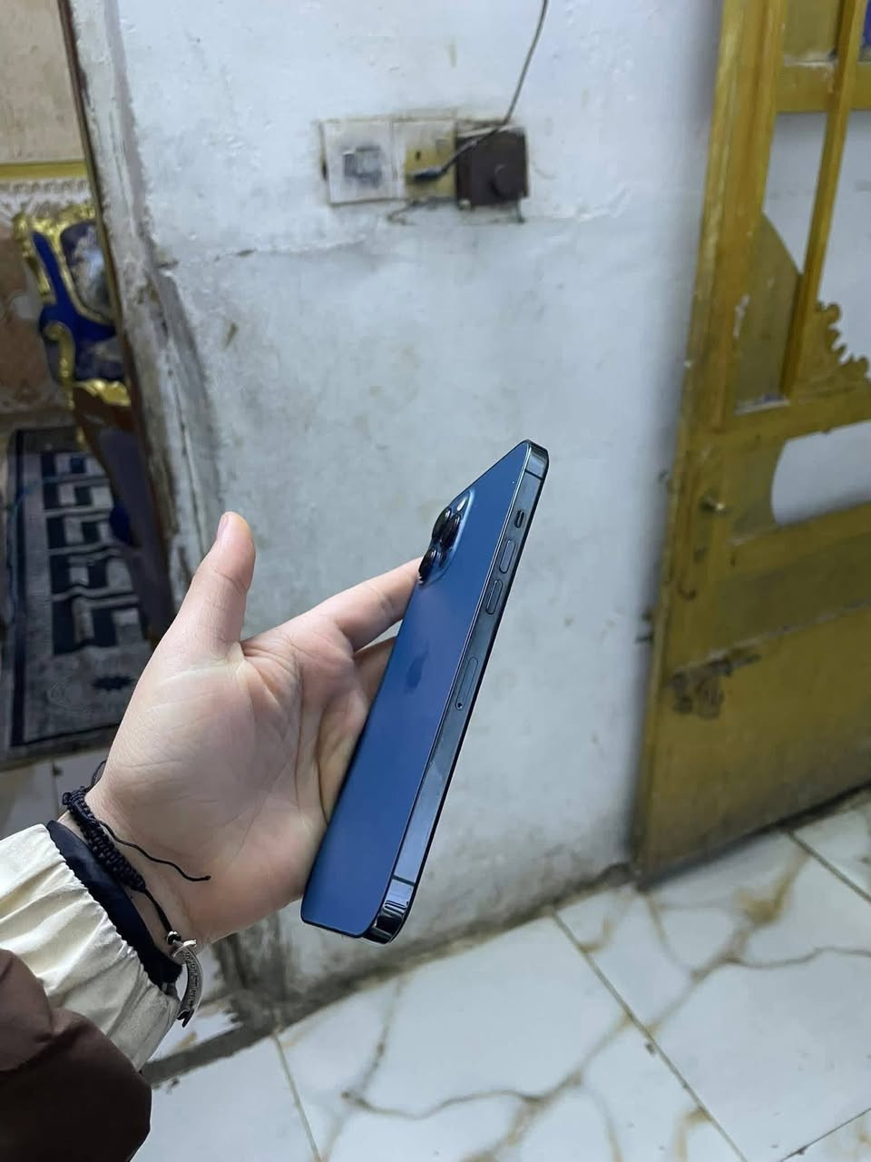 سلام عليكم
12برو ماكس
ذاكره 256بطاريه100مستبدل

ألون النيلي نضاله الف بلميه 

كله شغال كامرات ✅اتصال✅سيمكرت✅واي فاي✅فيس ايدي شغال كله شغال بدون عطل
الباقي مكفول وين متريد افحص يرهم مراوس ويرهم بيع 
شاشه 3خيارات مستبدل اصلي 
مكاني بغداد مدينه الصدر راسلني واتساب 
***********السعر325وبي مجال
توصيل ماعندي تجي
