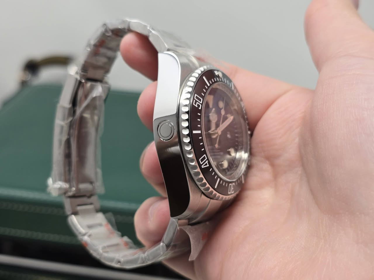 (((مزاد يبدأ من 60 ألف ينتهي ب 6 صباحًا)))
ساعه ماركه.......  من أمازون 
ماكنه اوتماتيك  لون مينا مميز 
ضد الماء وزن ثقيل رنك دوار 
أميال وأرقام لامنوس القطعه كامل ختومات 
قفل سلايد يتكبر ويصغر قفل بحري ((تفاصيل داخل فيديو))
مكاني كربلاء (متوفر توصيل)


**إذا كنت صاحب هذا الإعلان وتريد حذفه لأي سبب، رجاءا أرسل رسالة إلى الدعم الفني**