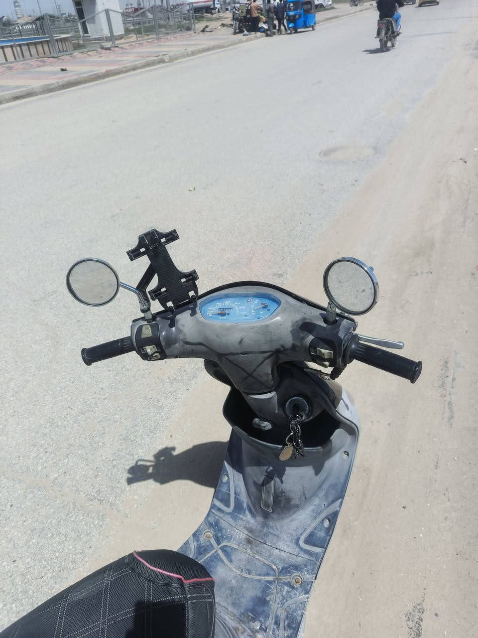 ماكس منغولي بوشه 49بلا ختم واحد كلشي بيه  شغال سعر450
***********
