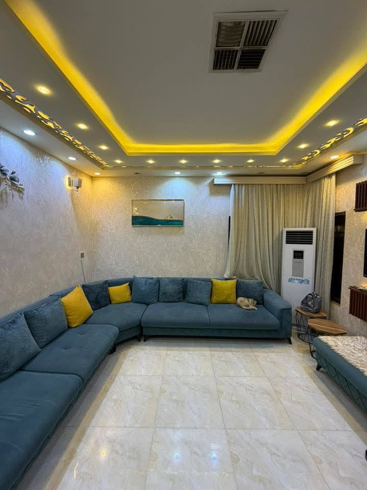 دار للبيع بناء حديث زيرو VIP ( على شارع 20 متر وحديقة  ) 
بناء حديث فول مبني بأحدث التصاميم والمواصفات الهندسيه والديكورات المغربيه ونظام دكت تبريد مركزي 

يتكون الدار من طابقين 4غرف  نوم واستقبال ومطبخ حار بارد ومجموع صحيات عدد 2 و هول عدد ٢   وكراج سياره 
-------------------------------

#موقع_الدار :- (كركوك حي عدن قرب مجمع الجوهرة ) 

#المساحة (190 متر   ) #واجهة 12.5 متر 

#على شارع 20 متر وامام حديقة عامه 
————————————————

الفرص مثل هاي ما تنتظر… احجز عقارك  اليوم وخلي حلمك يصير واقع!

للاستفسار اكثر يرجى مراسله الصفحه او الاتصال بالأرقام  

[***********] 📞☑️

—————————————————————————— 
 بأمكانكم عرض عقارتكم لدينا سواء كانت #بيــع أو #إيجــار 

مكتبـــ الجوهرة  للاستثمار والتطوير العقاري معكم نحو الأفضل للإستفساريمكنكم مراسلة الصفحة اوالاتصال بالأرقام التاليه*********** 📞☑️
عنوان المكتب
 ( كركوك حي عدن مجاور الجنسيه الجديده  عمارة البحرين )
