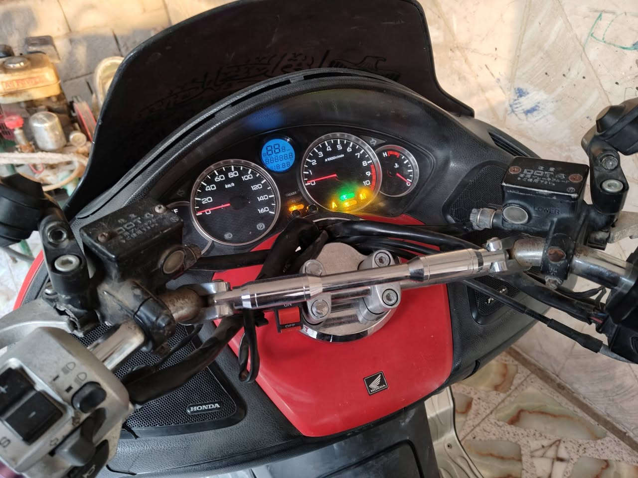 سلام عليكم دراجه للبيع نضيفه شرط فحص شغاله كالمه مابيهه شي رايدهه 1250 وبيهه مجال


**إذا كنت صاحب هذا الإعلان وتريد حذفه لأي سبب، رجاءا أرسل رسالة إلى الدعم الفني**