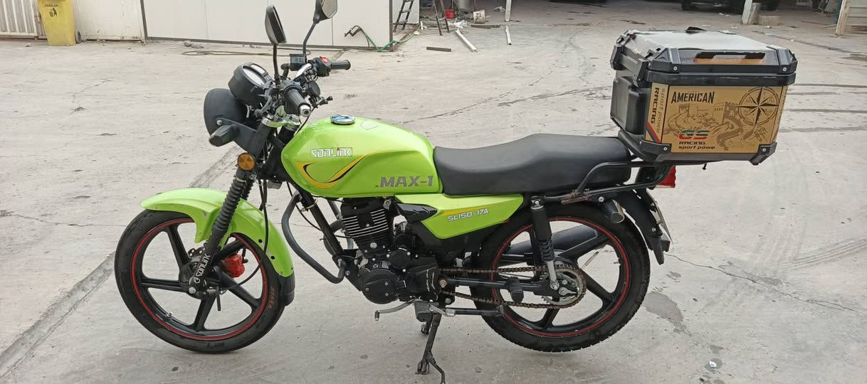 للبيع سونك ماكس وان مرقم سنويةبسمي 
نقصها جوزه مطرت و مجاي تفتح سويج   كلجها تعبان مسجله بل سنوية ابيض وبدلتها اخضر لان التانكي انزرف وملكيت كفرات بيض الدراجه استخدام شخصي الله شاهد السعر ١٧٠٠ والنقص ينزل من سعرها وبيها مجال ***********
