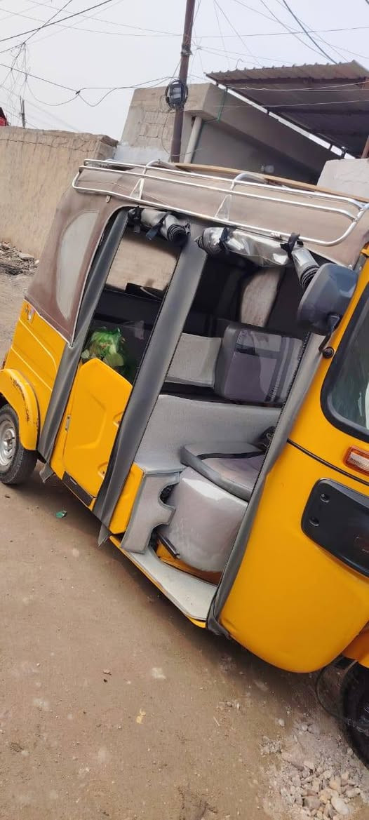 للبيع تكتك 2022رقم وسنوية  نضيفة جدا مكفولة ثاني يوم تحول باسمك عنوان  بغداد جسر ديالى القديم الشراي يتصل على الرقم***********
