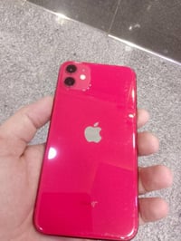 ايفون 11 نظيف  مبدل شاشه اخت الاصليه  وبطاريه مطورة  ذاكرة 64  كله شغا...