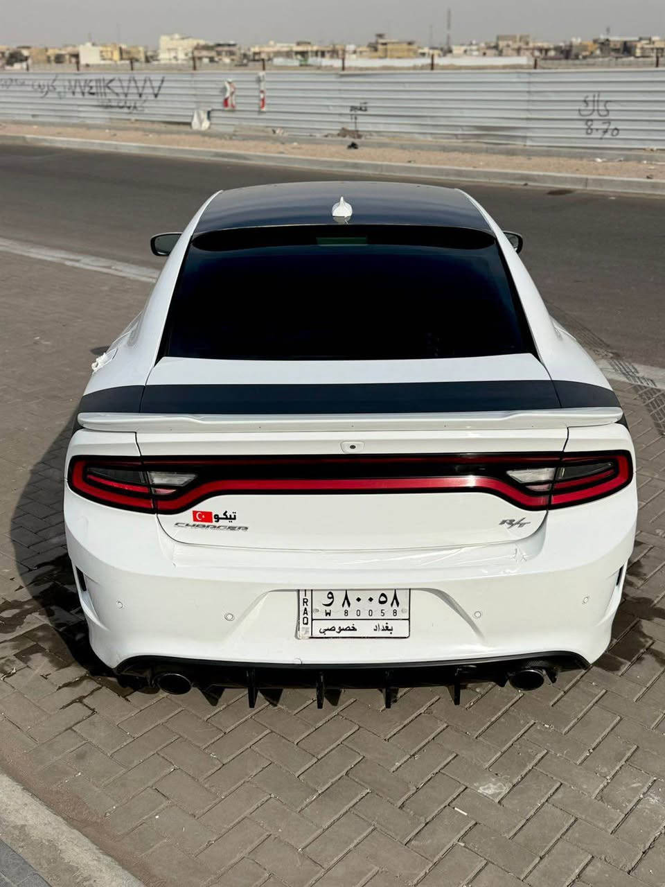 السلام عليكم دوج جارجر RT 5700هيمي 
موديل 2019 
رقم مميز✨
الحادث قطعتين فقط مصبوغات جاملغ وشوي من البنيد 
الموصفات:
فول ما عدا الفتحه 
سوبر تراك باك يعني سياره مو عادية
كشنات حضن كنتاره 
كشن كهرباء
شفتات ستيرن 
شاشة كبيره تدعم كار بلي 
تشغيل عن بعد 
كزوز SRT دبات سود بلاد 
بلكات ريسنك 
ولف حماوه ريسنك
ماشيه 70Km
ويل 20 هيلكات 
المري هيتر 
حساسات 
السعر 230 
تصال او واتساب؛؛ ***********
سياره مصروف عليها هواي وجاهزه من كلشي البصرة, العراق
