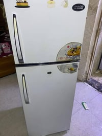 ثلاجه للبيع حجم وصط   ما طابه تصليح السعر 175 الستفسار ع الرقم 0771884...