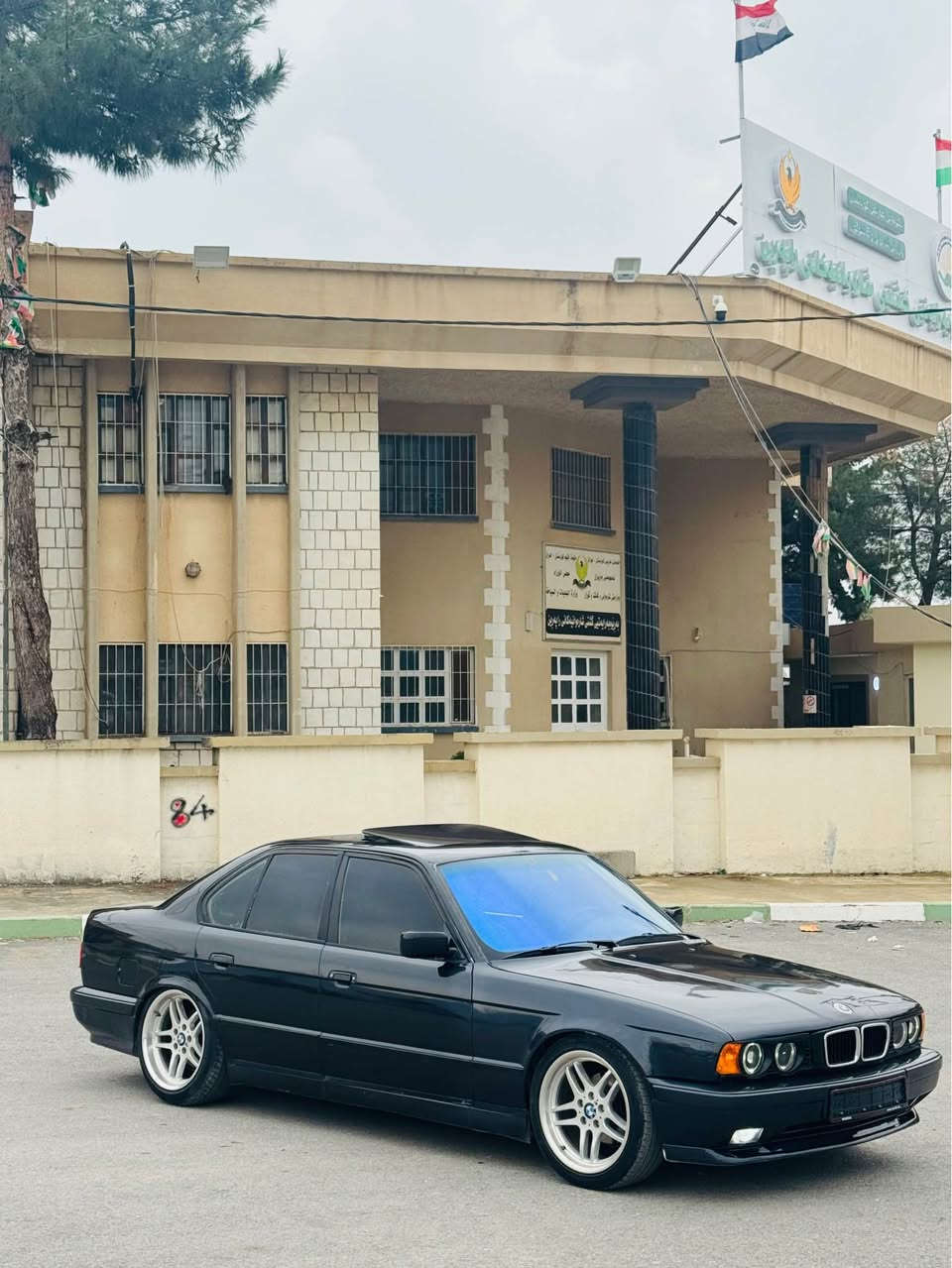 Bmw 1992 520 ئارم پلاستیک گێر عادی سلایت تەبریت کوشن جلد ناو فۆرمیکا دووجام کارەبا و گوێ بەرخ موسو براوەو وەرگەران بەشەرت ئارموو ئەوەلیات بەشەرت گێروو مەکینە بەشەرت بێ تەقەو رەقە کارەبای مەزبووتە جوارتایەو ویلی نوێی بۆ بەستراوە ناو خورفەی لۆکەو بێ نوقستانیە پێش و پشتی تازە تووندکراوەتەوە سعری ٥٣ گەلاو مەجال
*********** فایبر واتس ئاپ. رانية, السليمانية
