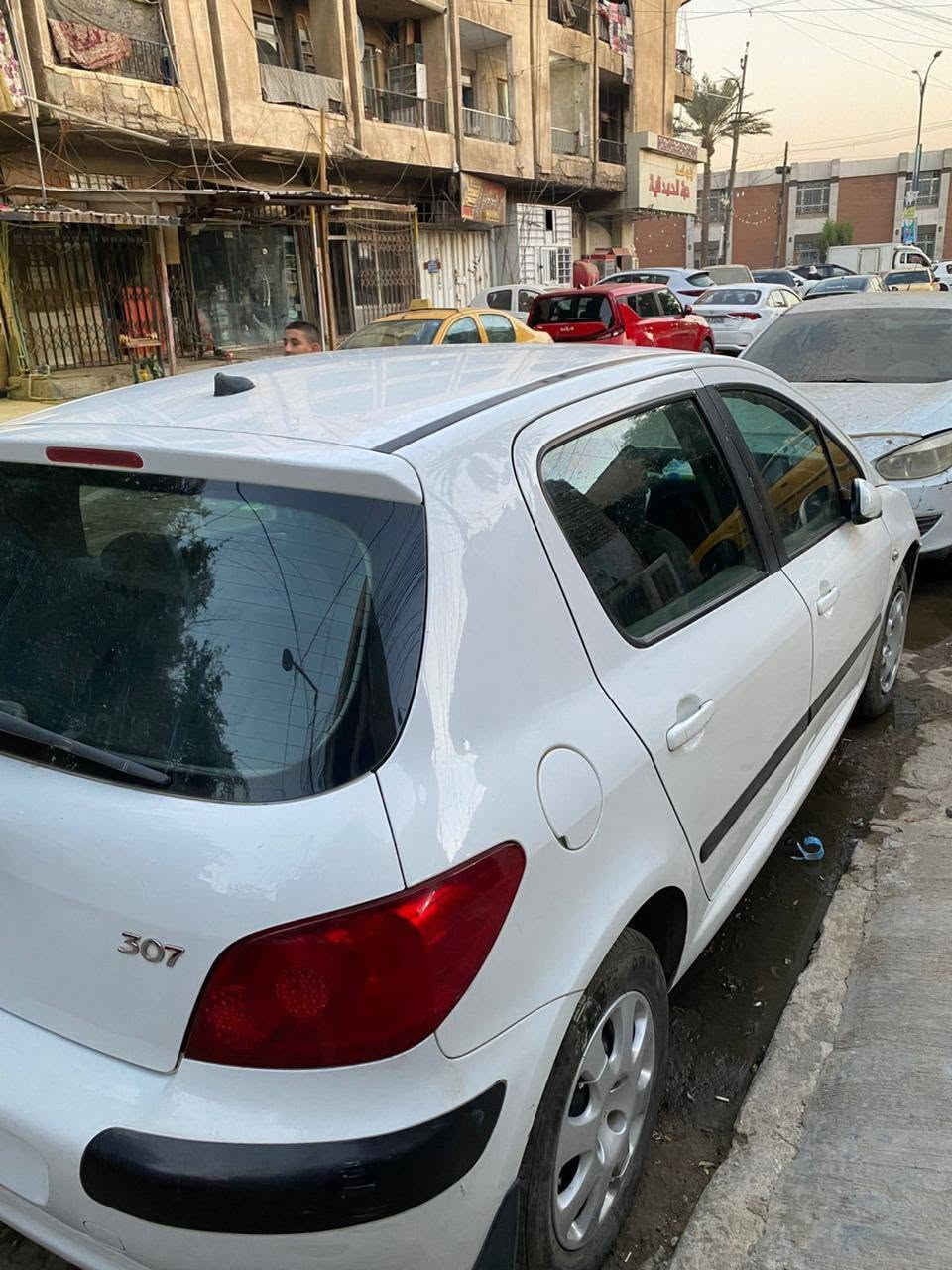 بيجو 2006.. رقم انكليزي جديد.. تبريد شغال
شاشة.. غرفتها جديدة ومرتبة .. سيارة نظيفة ما متعوبة مال عائلة..

السعر.. 55 وبيها مجال.. 

***********
