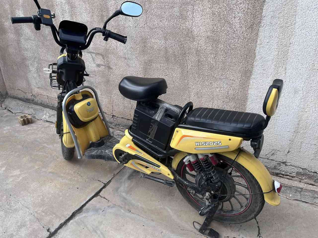 سلام عليكم باسكل شحن HIS2025فول الفول و3سرعات بس البطاريات نص عُمر سعره 325الف وبي مجال للطيبين متواجد خاص ورقم المبايل ***********
*********** متواجد واتساب
