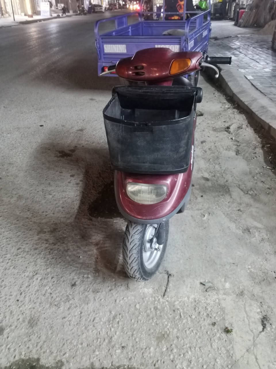 السلام عليكم دراجه للبيع مفتوحه مره واحده السعر 450 شراي يتصل هذا رقمي ***********
