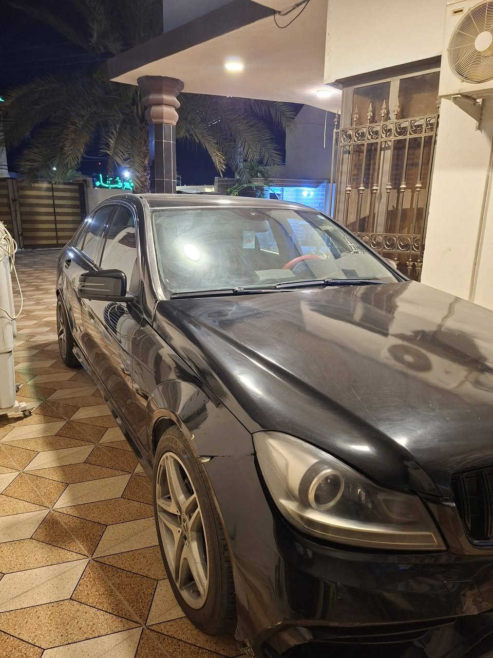 مارسيدس c300 شكل الرياضي
موديل٢٠١٠ وارد أمريكي محرك 6سلندر سبورت 
بيه ضربه بالجاملغ والبنيد مصبوغ ابيع حزام 
محركه بي خربطه تعتعت السياره مااعرف شبيه 
سعر 85 
العنوان الفلوجة 
*********** وتساب
