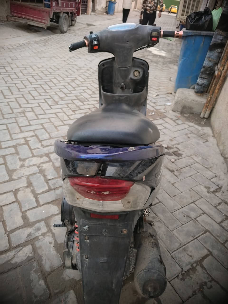 سلام عليكم 
دراجه 120 ماكس منغولي شغاله هندر نضيفه 
لاتبخير ولانضوح بل مشي مكينه ناعمه 
مكفوله 
سعر 380 الف 
عنوان مدينه قطاع 19 
***********هاتف
