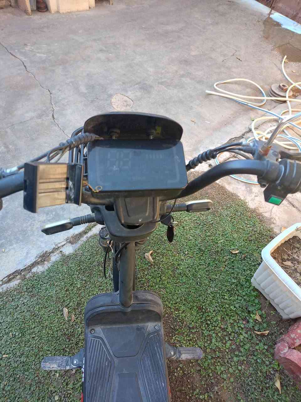 دراجة شحن للبيع موديل 2024
خمس بطاريات شاحنه بلادية ودبل سويج
الدراجة نظيفه شرط الفحص عيبها فقط البريكات تحتاج تعيار والهورن شبه عطلان لان تاركها فتره
عن الحلال والحرام البطاريه شويه ضعفت لان استخدام سنه ونص بس تمشي هواي بدون مشاكل
مكان الدراجة كركوك دوميز سعرها 225 وبيها مجال
***********
