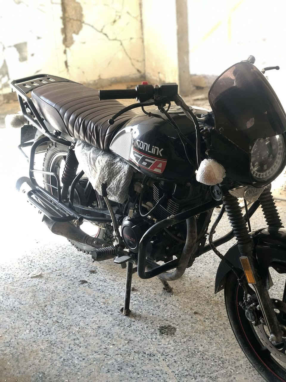 السلام عليكم
اخون درجه ديوان موديل 24 سونك الاصلي
مكينه 200 لون يخبل 
درجه اخت الزيور 
فقط عدد السرعه وكفه
درجه مكفول من كلشي
السعر مليون وميه
مكلف بالنشر. 
رقم صاحب الدرجه ***********
مكانها صلاح الدين مجمع الدو
